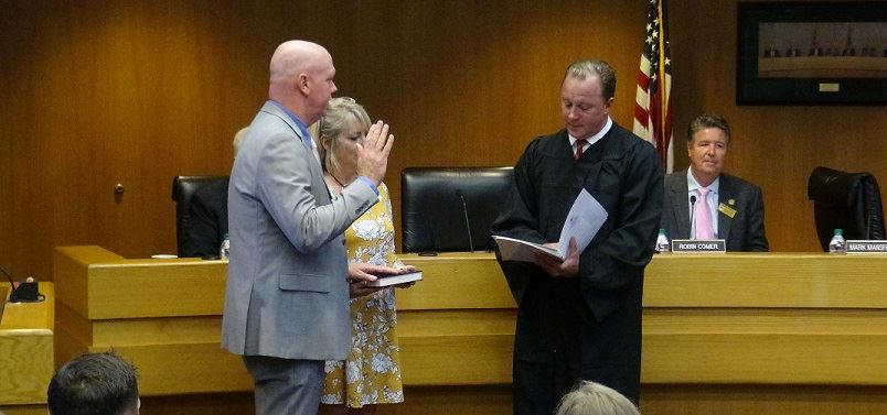 Mark Mansfield - Swearing In