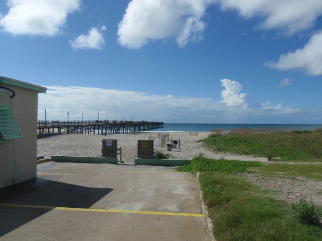 Oceanana Pier Looking South